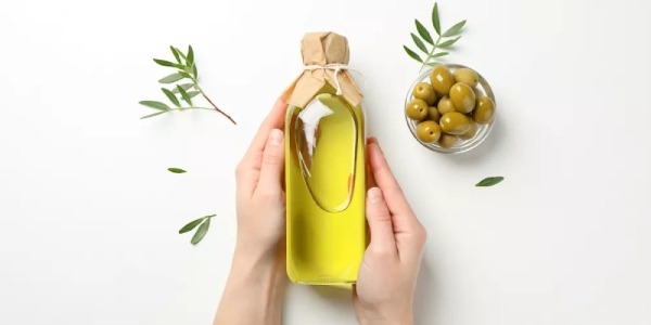 The Health Benefits of Cold-Pressed Extra Virgin Olive Oil